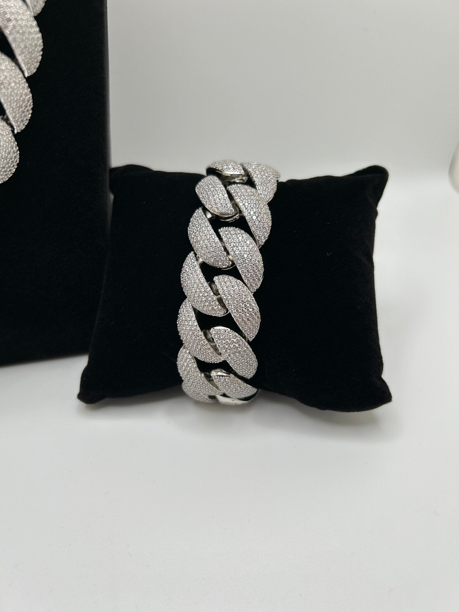 24mm Silver Rounded Cuban Iced Out Stimulated Diamonds Chain & Bracelet Set - Virtue Jewel20inch7inchJewelry Set