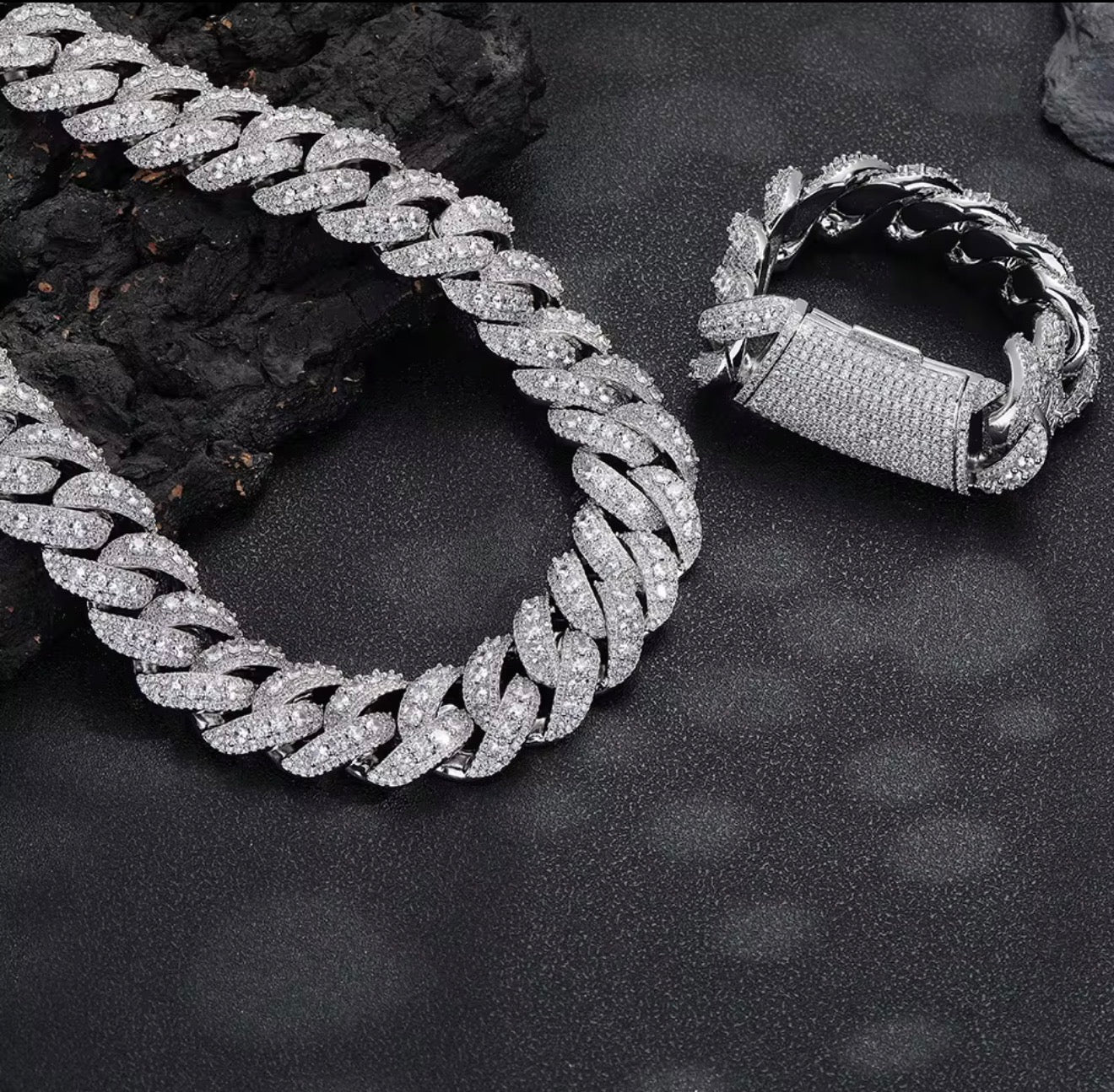 Iced Bubble Cuban Link Chain - Virtue JewelGold18"Chain