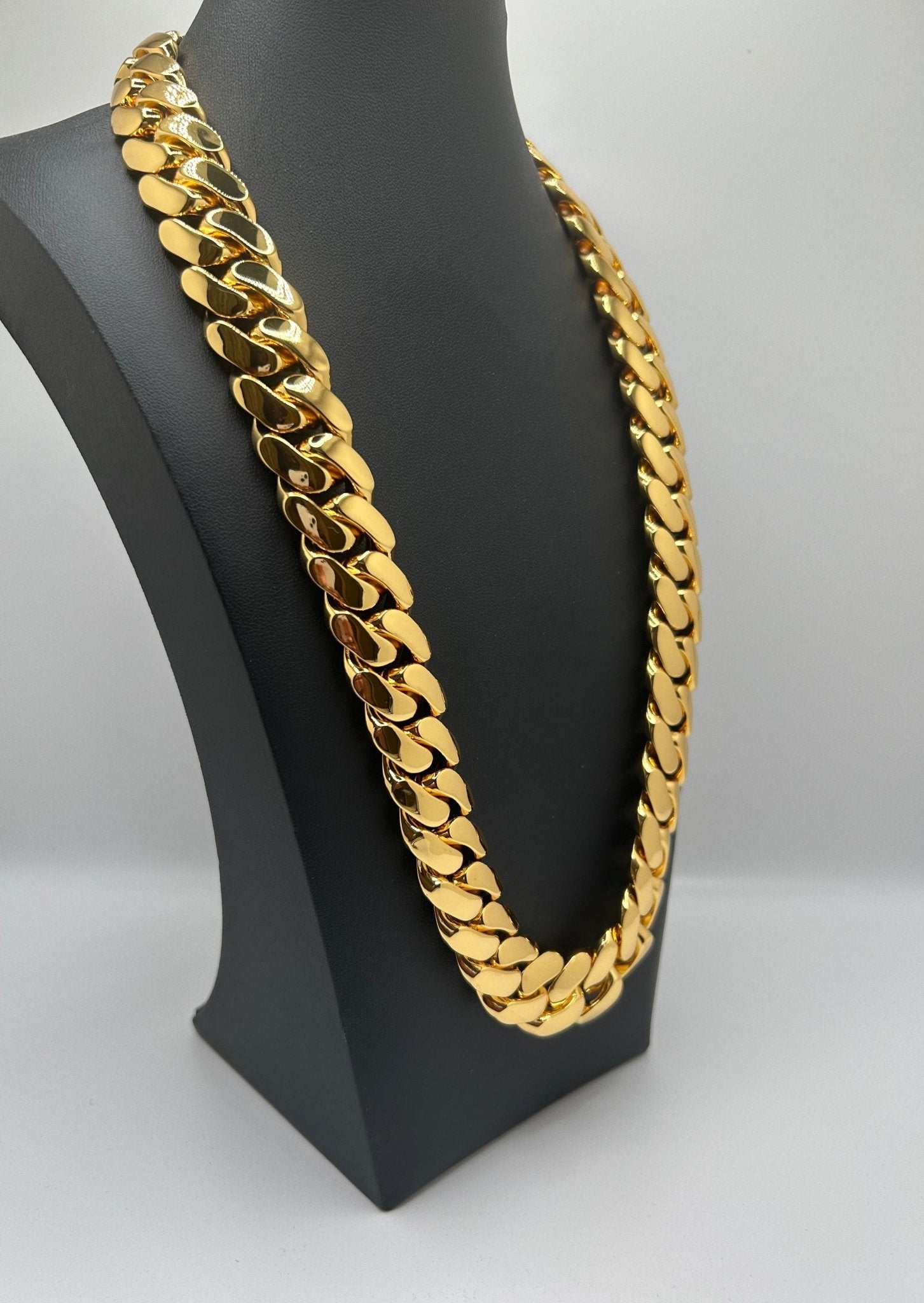 Miami Cuban Link Gold Plated Chain - Virtue Jewel18 inches12mmDiamond