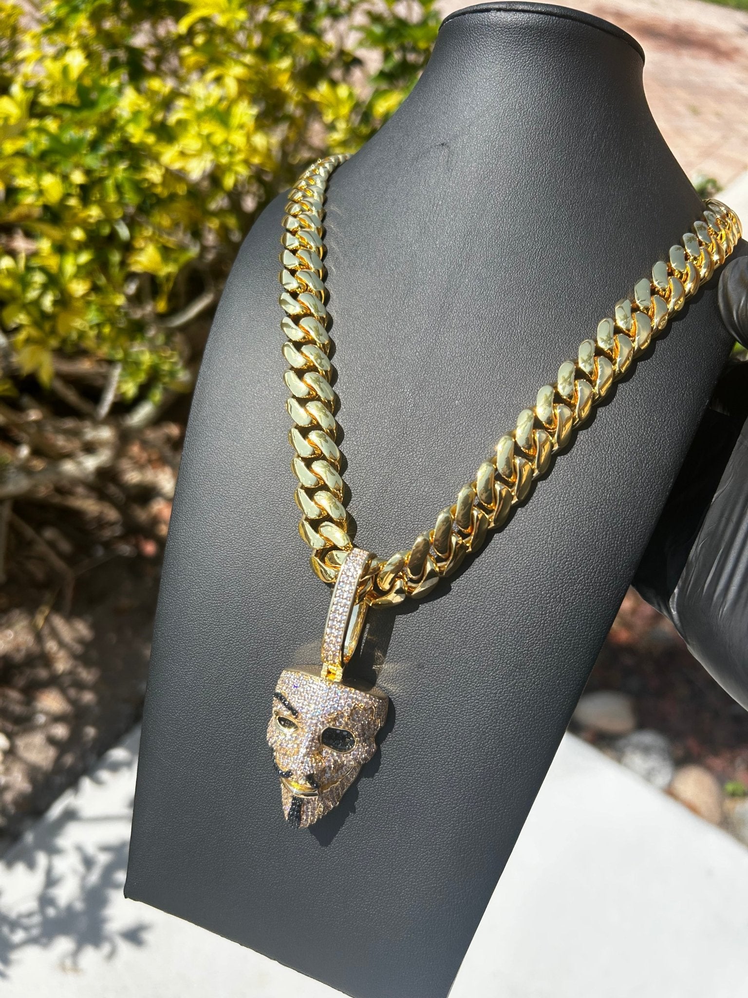 Miami Gold Cuban Chain & Anonymous Pendant Set - Virtue Jewel14mm (Slim)16inch