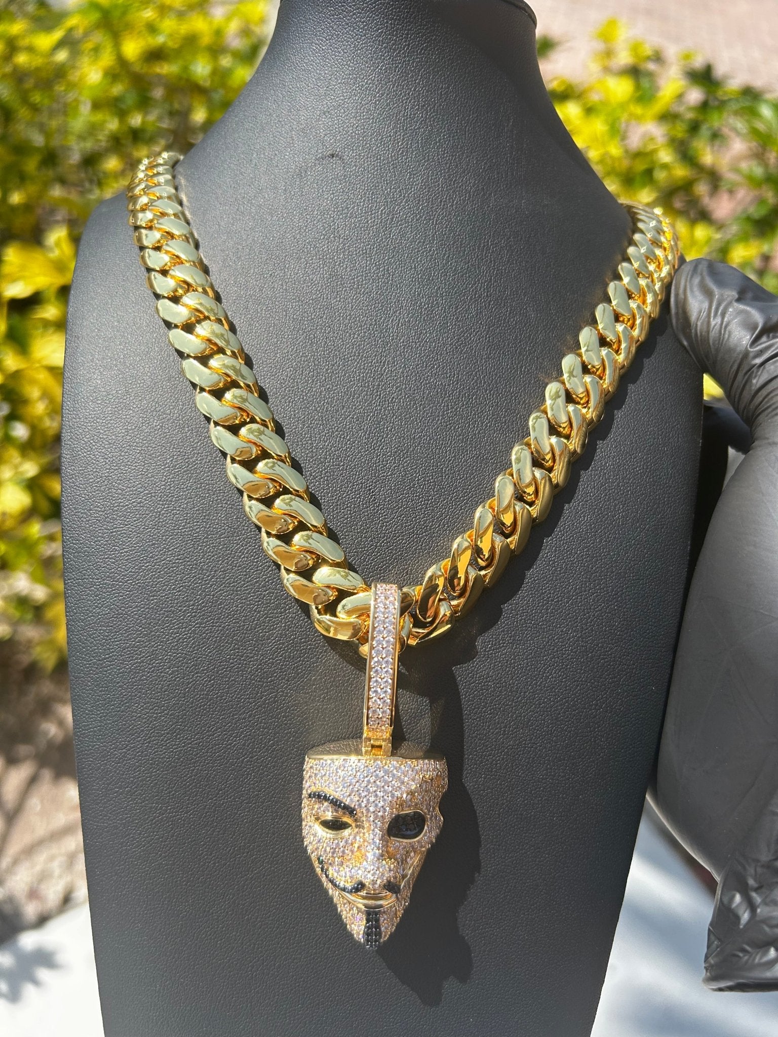 Miami Gold Cuban Chain & Anonymous Pendant Set - Virtue Jewel14mm (Slim)16inch