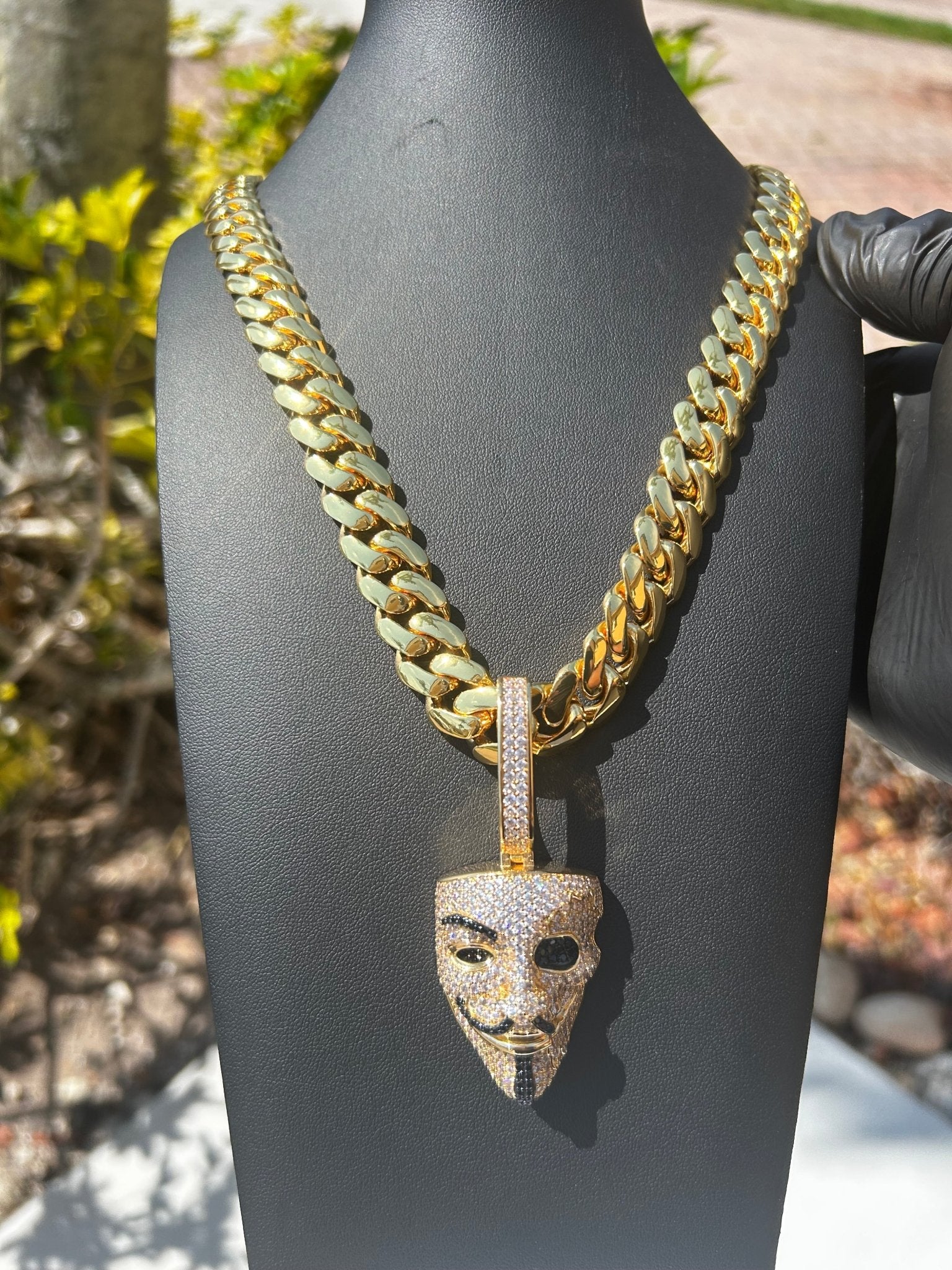 Miami Gold Cuban Chain & Anonymous Pendant Set - Virtue Jewel14mm (Slim)16inch