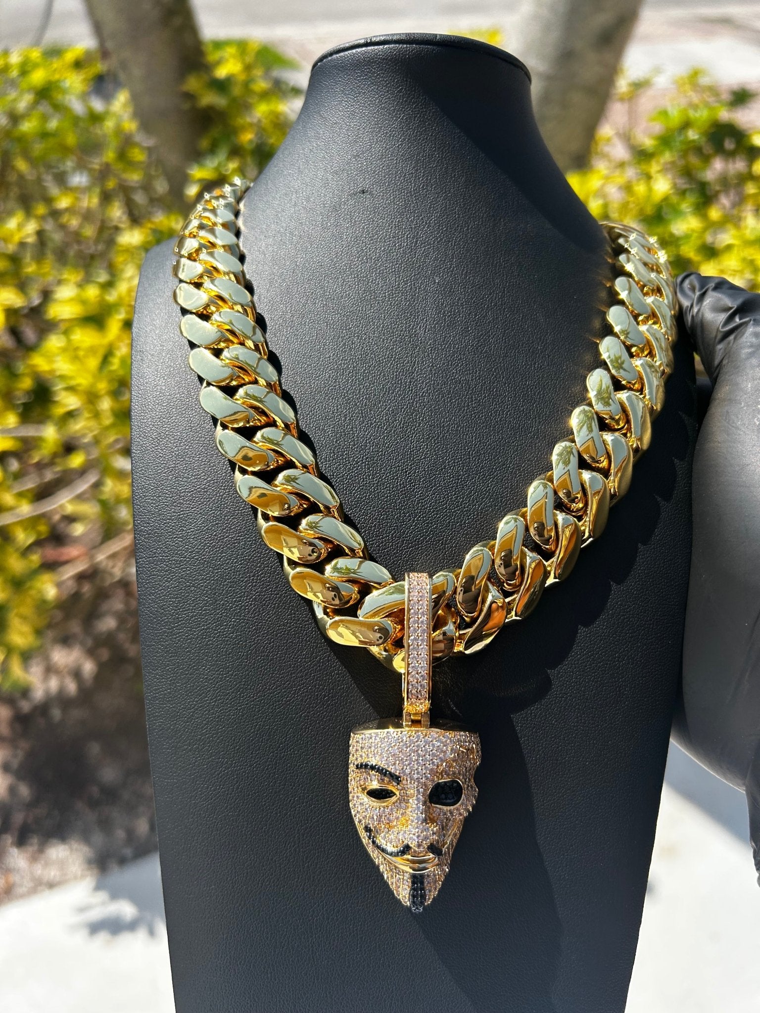 Miami Gold Cuban Chain & Anonymous Pendant Set - Virtue Jewel14mm (Slim)16inch