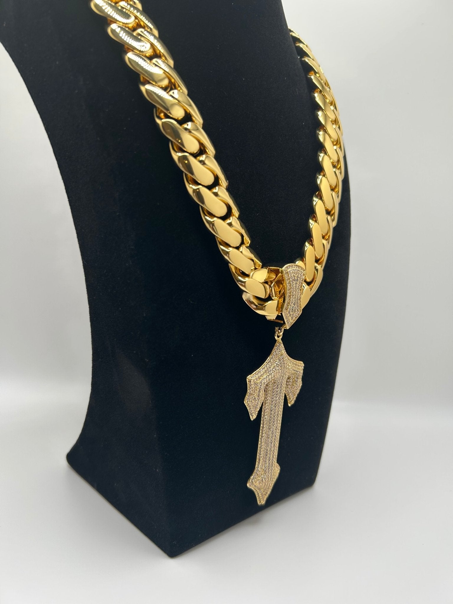 20mm - 24inch Miami Cuban Link Gold Plated Chain & Warrior Cross Pendant - Virtue JewelNecklace & Pendant