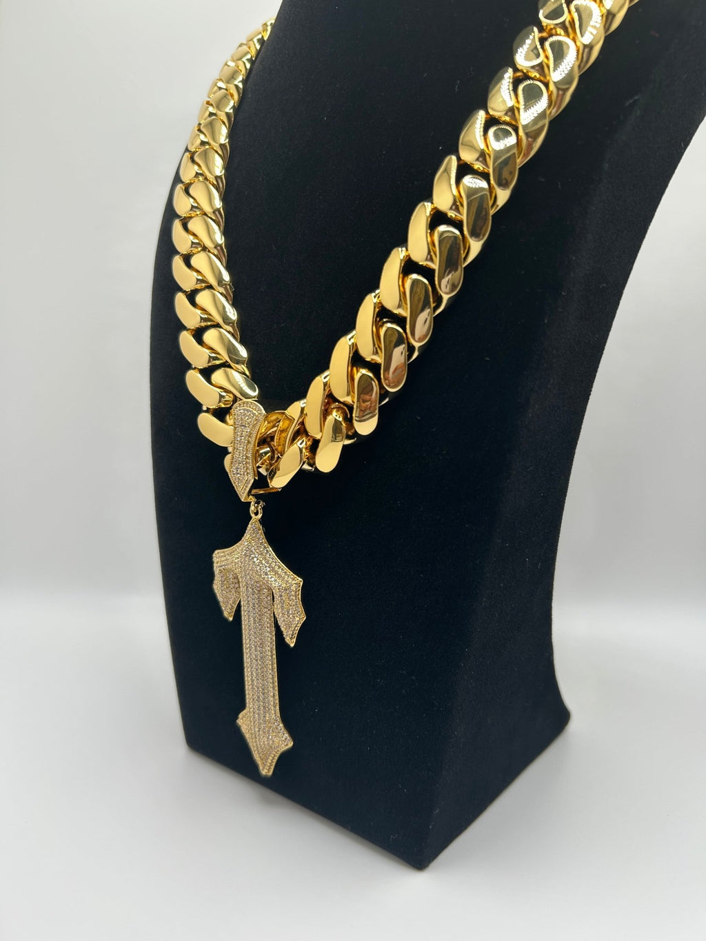 20mm - 24inch Miami Cuban Link Gold Plated Chain & Warrior Cross Pendant - Virtue JewelNecklace & Pendant
