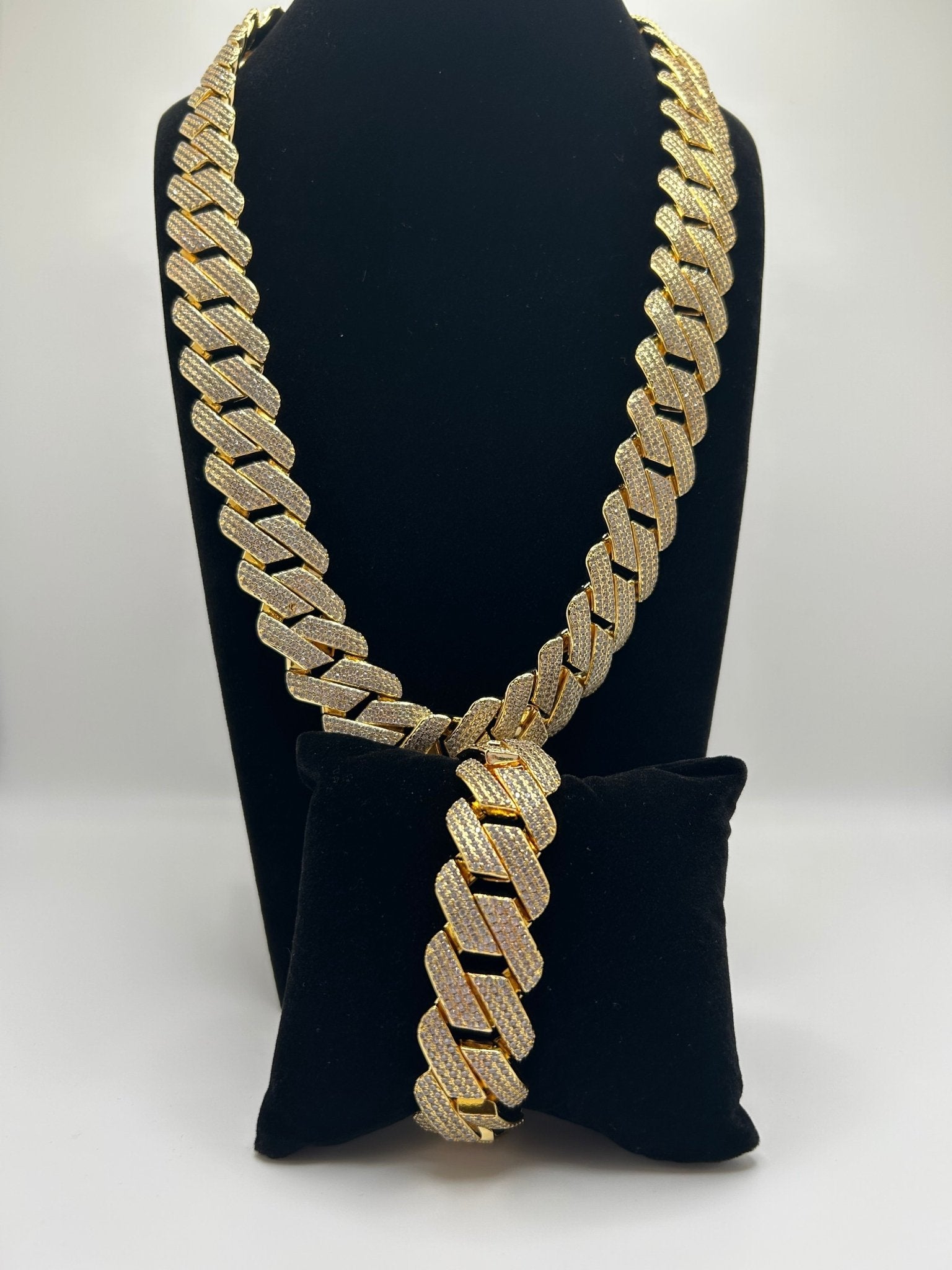 20mm Flat Square Cut Gold Plated Cuban Iced Out Stimulated Diamonds Chain & Bracelet Set - Virtue Jewel20inch7inchBracelets