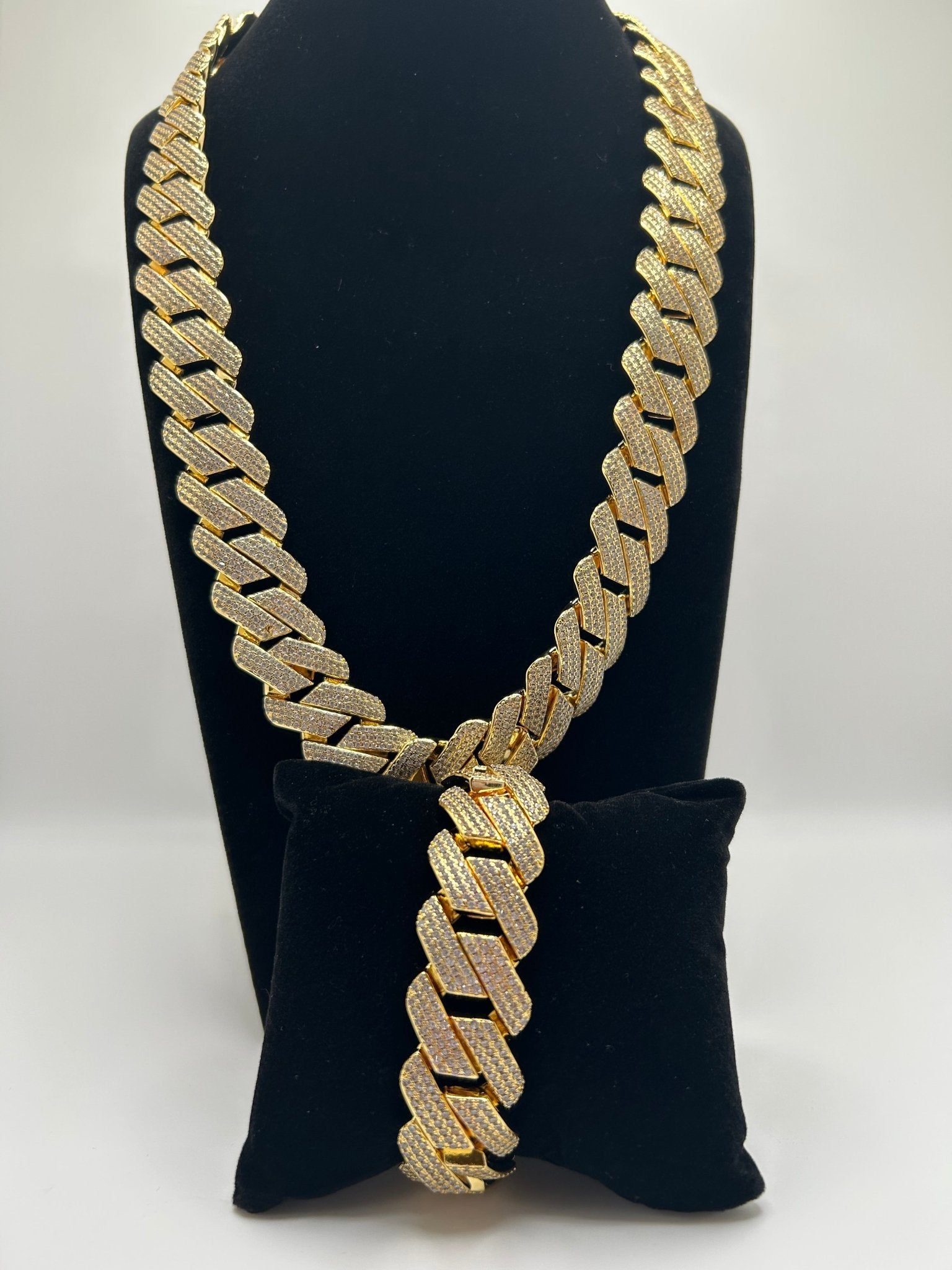 20mm Flat Square Cut Gold Plated Cuban Iced Out Stimulated Diamonds Chain & Bracelet Set - Virtue Jewel20inch7inchBracelets