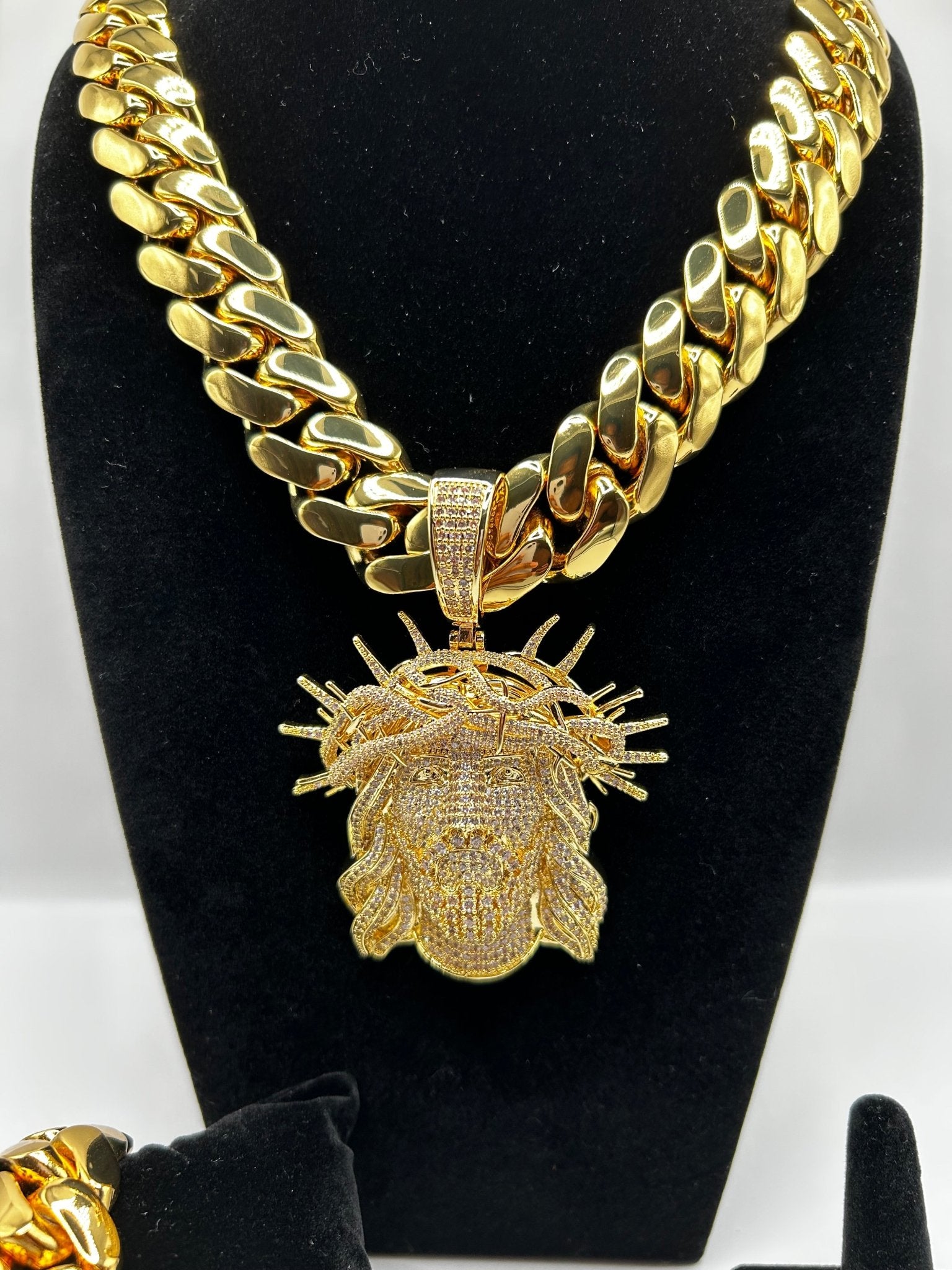 20mm Miami Cuban Link Yellow Gold Plated Jesus Pendant Chain Bracelet & Ring | Royalty Set 👑 - Virtue Jewel20mm - 24inchYellow Gold Face7inch