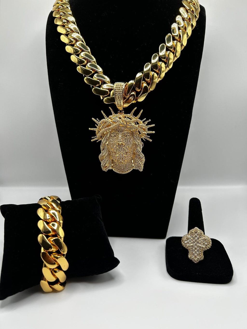 20mm Miami Cuban Link Yellow Gold Plated Jesus Pendant Chain Bracelet & Ring | Royalty Set 👑 - Virtue Jewel20mm - 24inchYellow Gold Face7inch