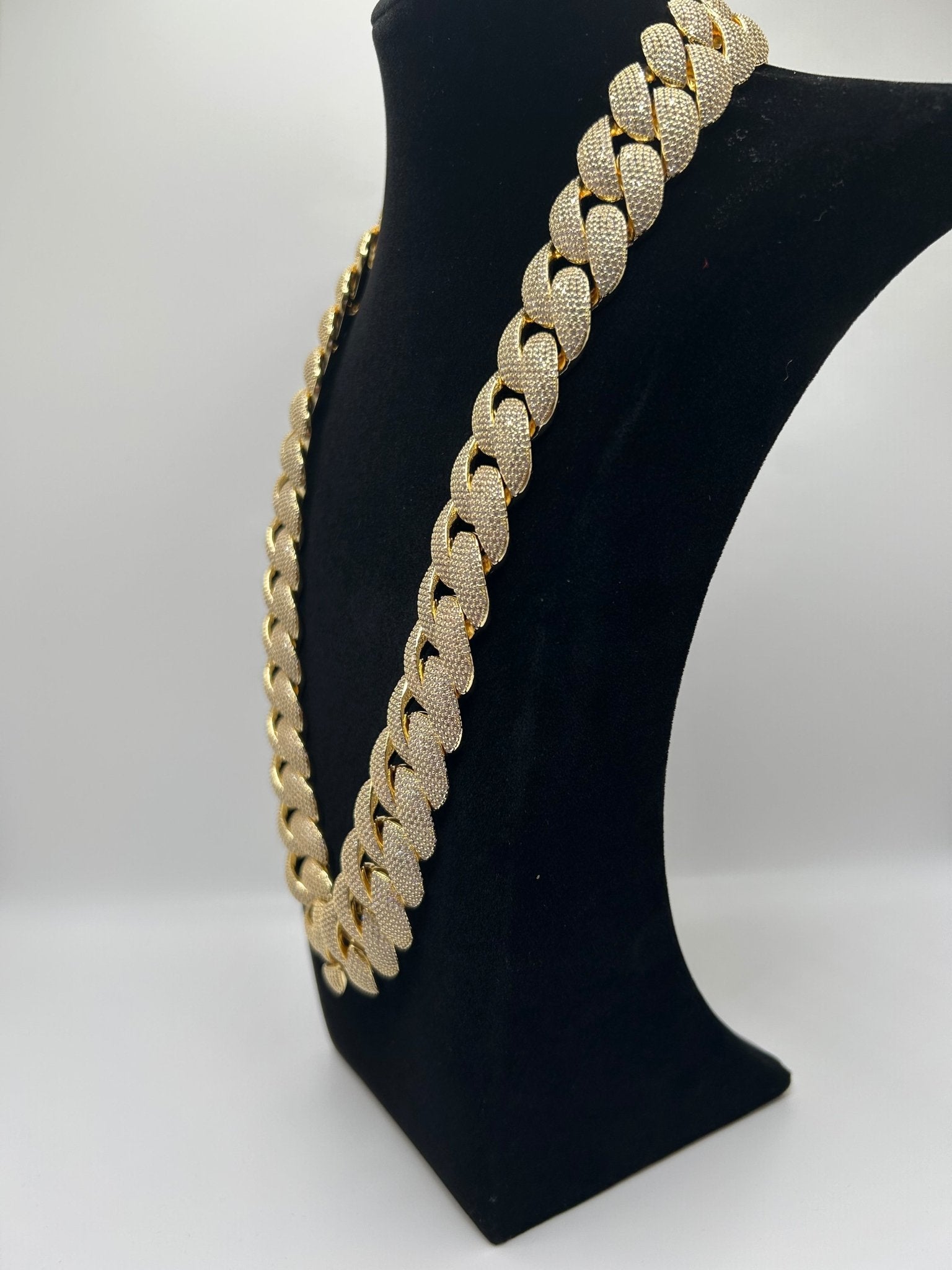 24mm Gold Rounded Cuban Iced Out Stimulated Diamonds Chain - Virtue Jewel20inchChain Necklace