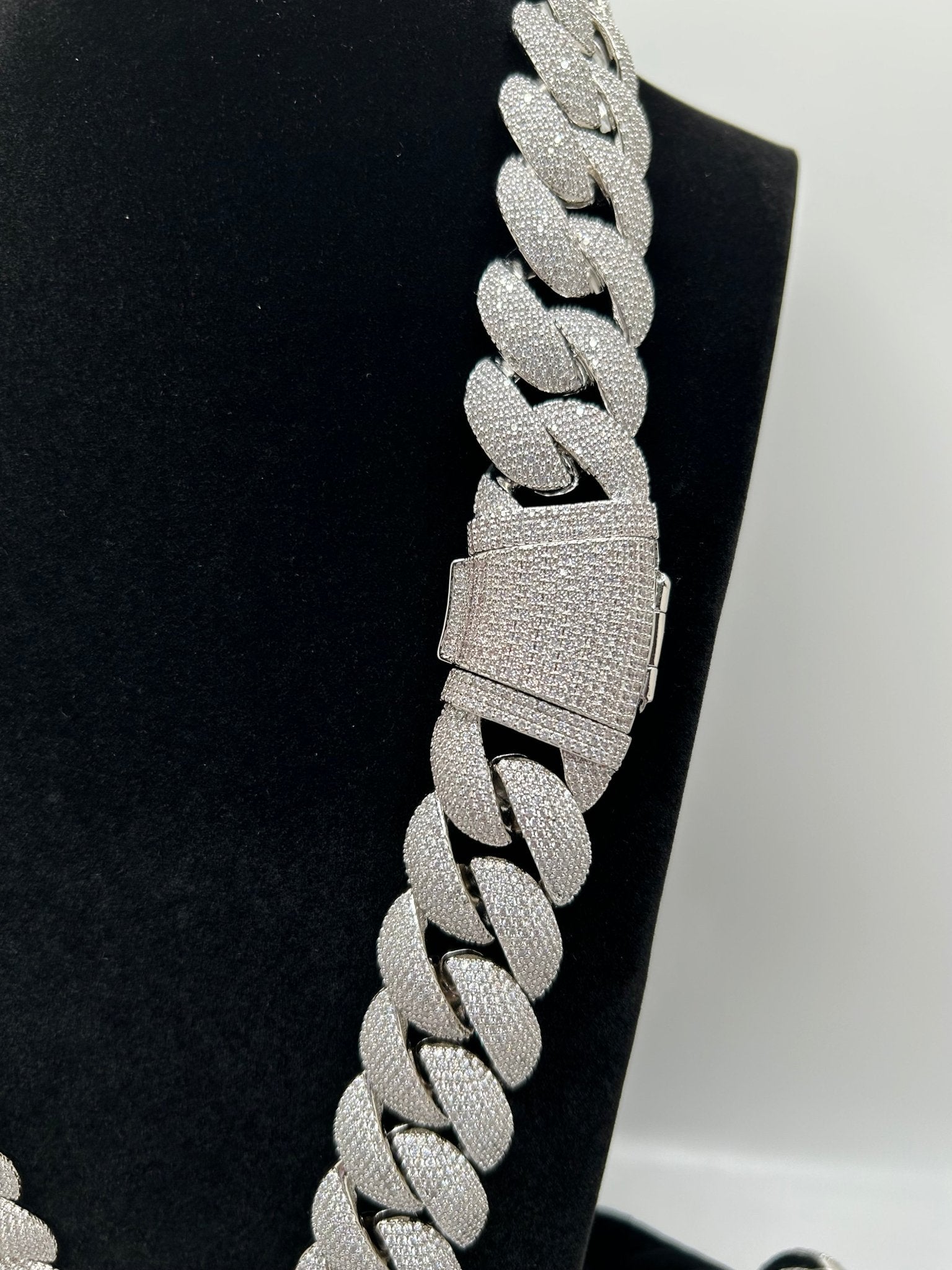 24mm Silver Rounded Cuban Iced Out Stimulated Diamonds Chain & Bracelet Set - Virtue Jewel20inch7inchJewelry Set
