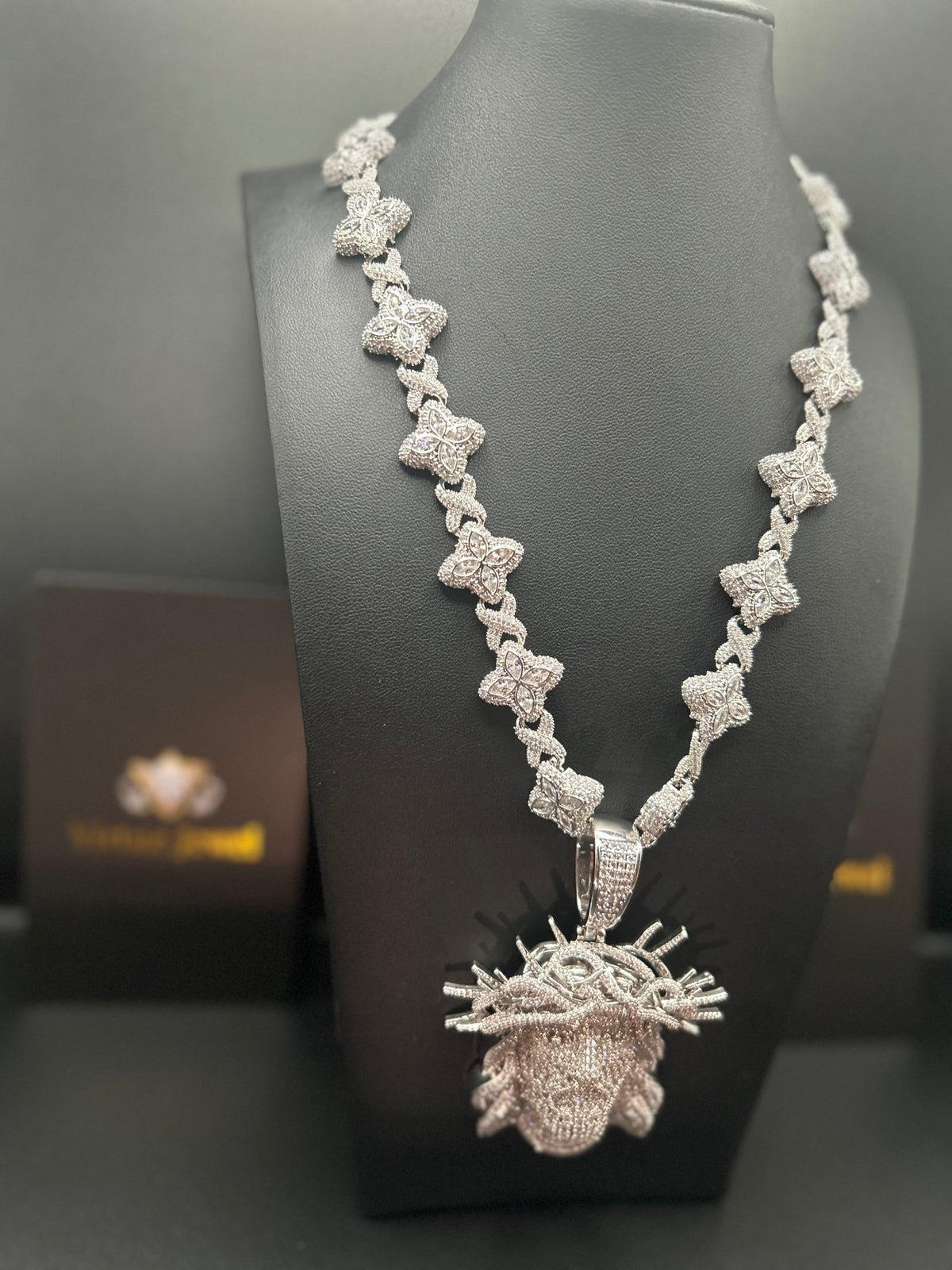 Iced Out Clover Link Chain & Jesus Crown Pendant – Silver - Virtue Jewel18