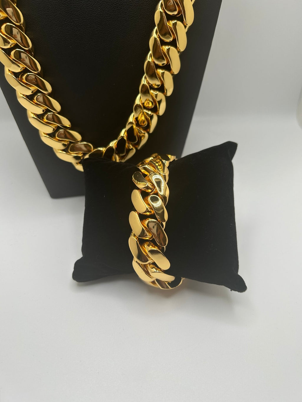 Miami Cuban Gold Plated Chain & Bracelet Set - Virtue Jewel7inch Diamond LockDiamond Lock 24inchJewelry Set