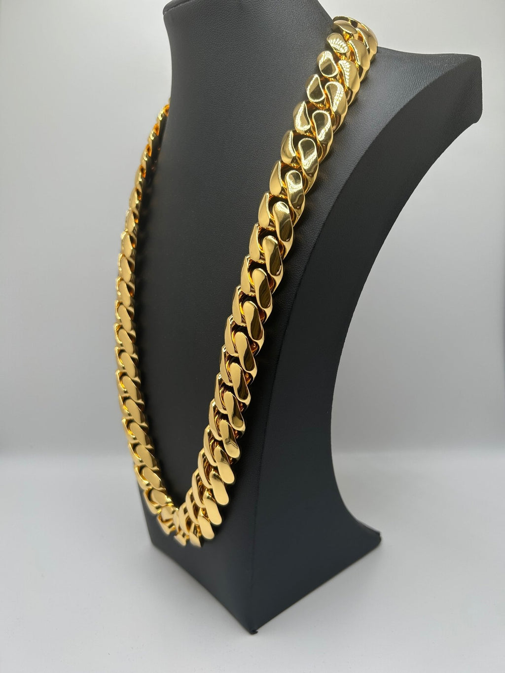 Miami Cuban Link Gold Plated Chain - Virtue Jewel18 inches12mmDiamond