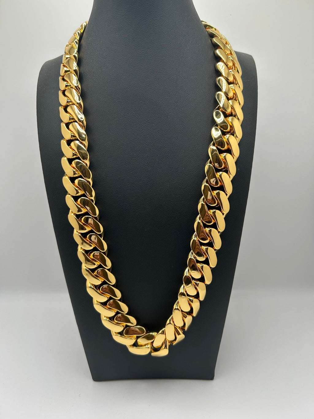 Miami Cuban Link Gold Plated Chain - Virtue Jewel18 inches12mmDiamond