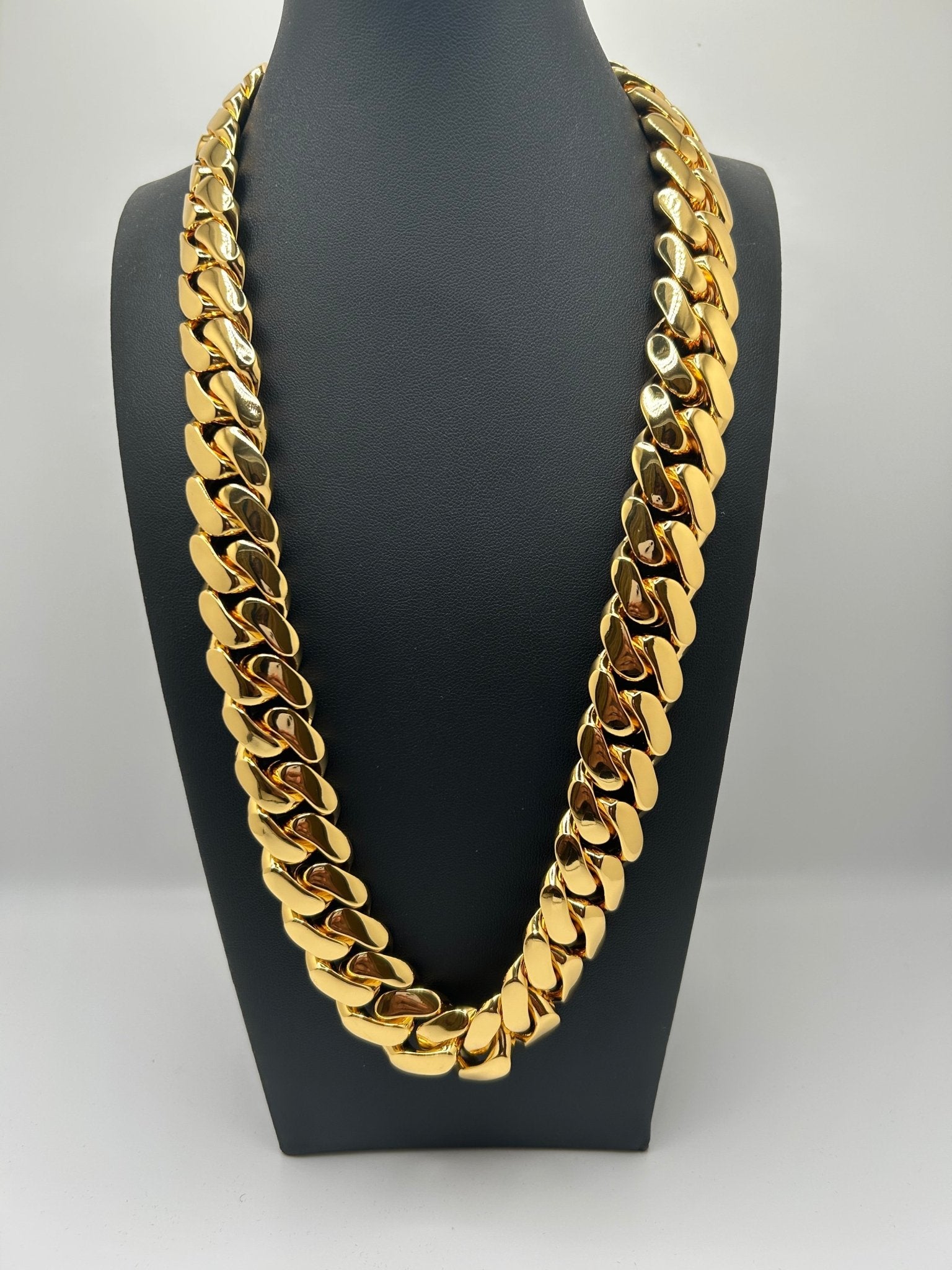 Miami Cuban Link Gold Plated Chain - Virtue Jewel18 inches12mmDiamond