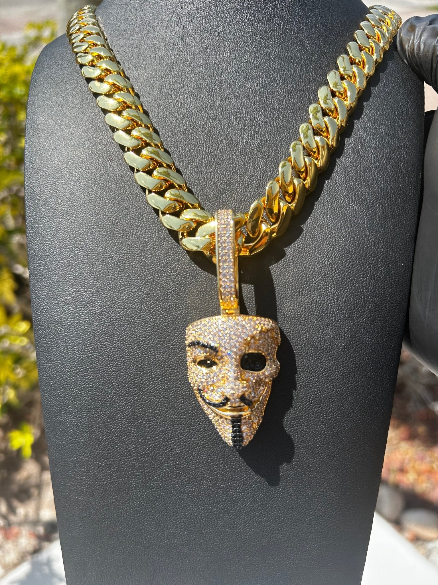 Miami Gold Cuban Chain & Anonymous Pendant Set - Virtue Jewel14mm (Slim)16inch