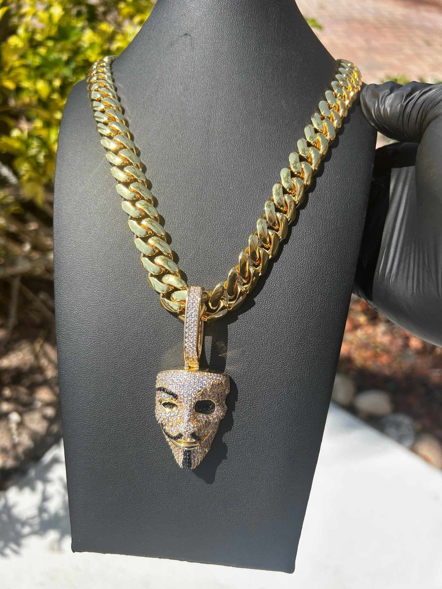 Miami Gold Cuban Chain & Anonymous Pendant Set - Virtue Jewel14mm (Slim)16inch