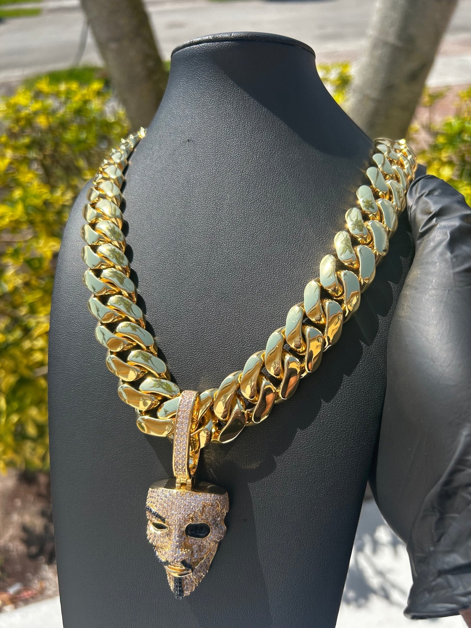 Miami Gold Cuban Chain & Anonymous Pendant Set - Virtue Jewel14mm (Slim)16inch