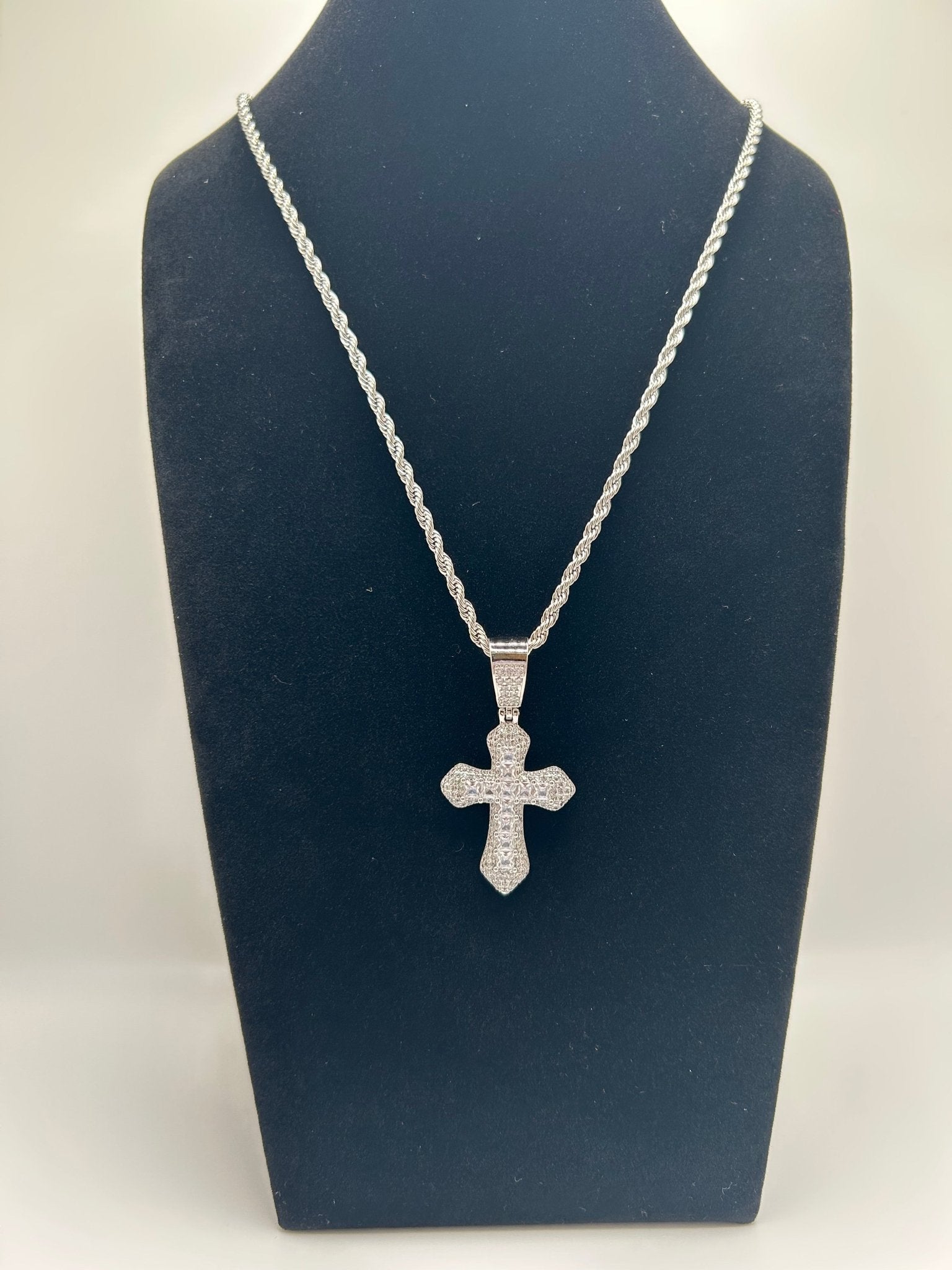 Silver Rope Chain & Jesus Pendant Set - Virtue JewelWhite Crystal Cross18inchNecklace & Pendant