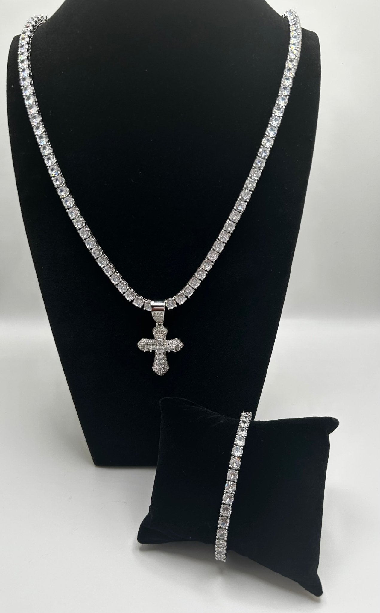 TENNIS CHAIN BRACELET & Jesus Pendants STIMULATED DIAMONDS SET - Virtue Jewel7inch18inchBlue Crystal Cross