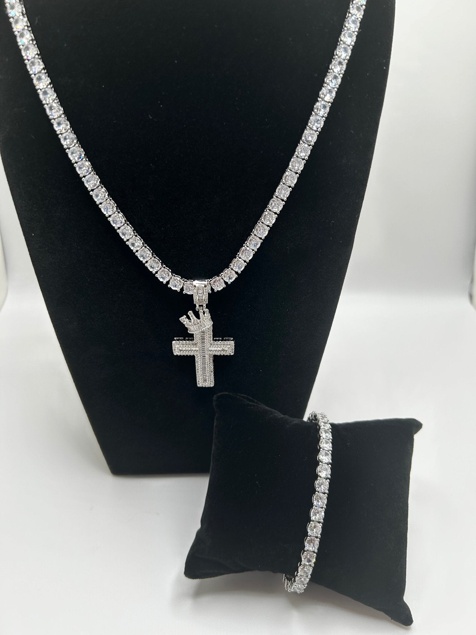 TENNIS CHAIN BRACELET & Jesus Pendants STIMULATED DIAMONDS SET - Virtue Jewel7inch18inchBlue Crystal Cross