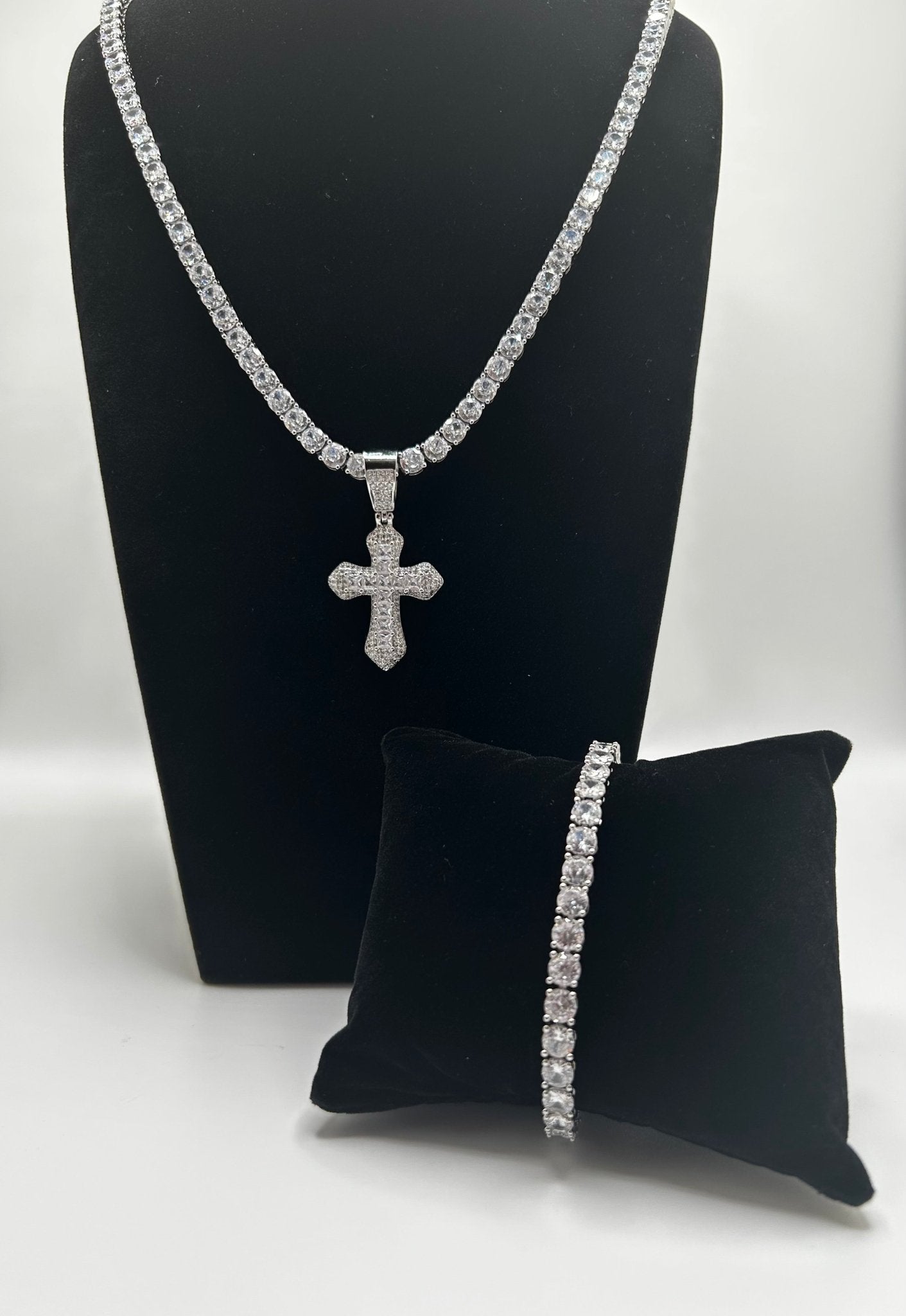 TENNIS CHAIN BRACELET & Jesus Pendants STIMULATED DIAMONDS SET - Virtue Jewel7inch18inchBlue Crystal Cross