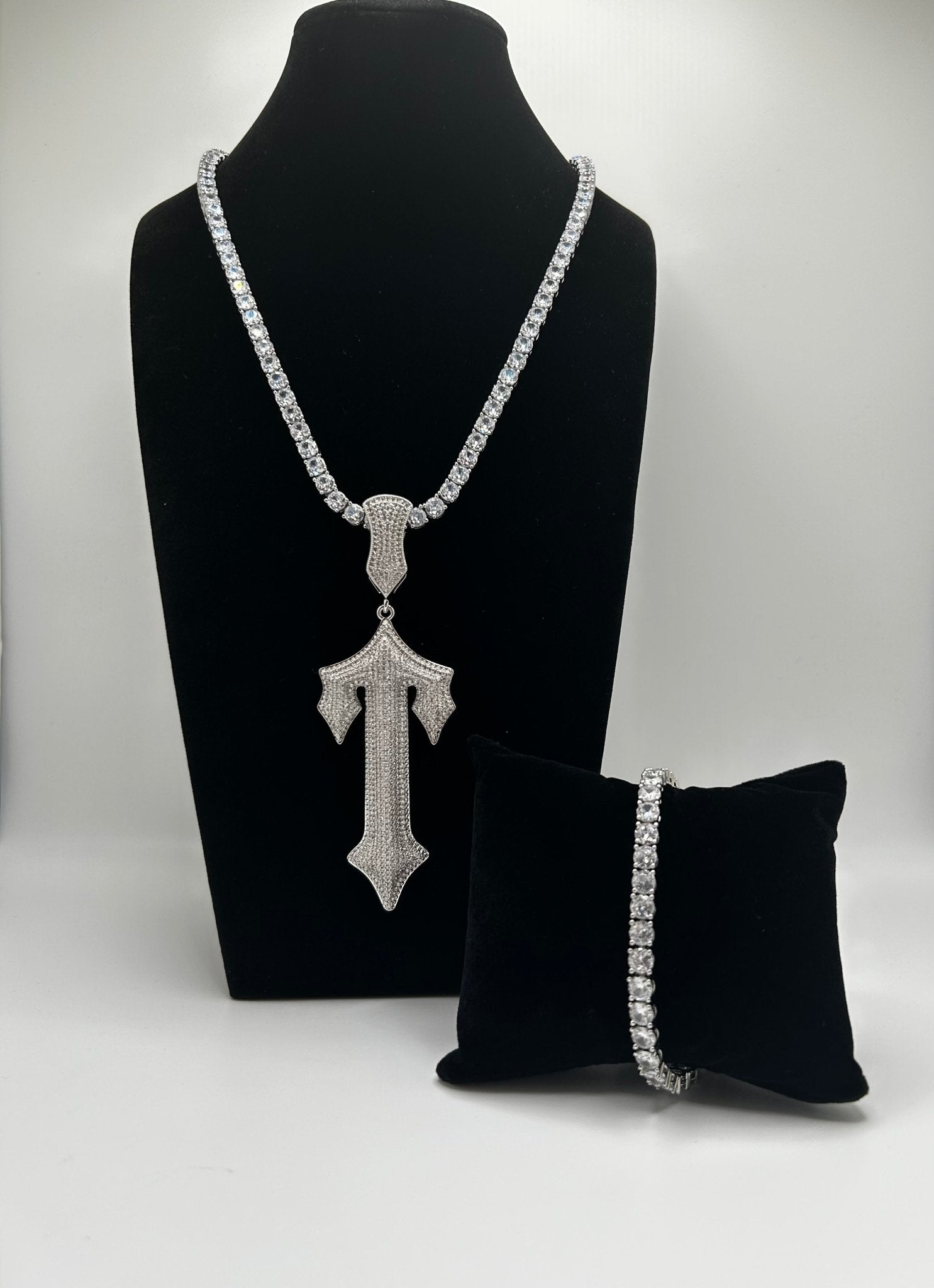 TENNIS CHAIN BRACELET & Jesus Pendants STIMULATED DIAMONDS SET - Virtue Jewel7inch18inchBlue Crystal Cross