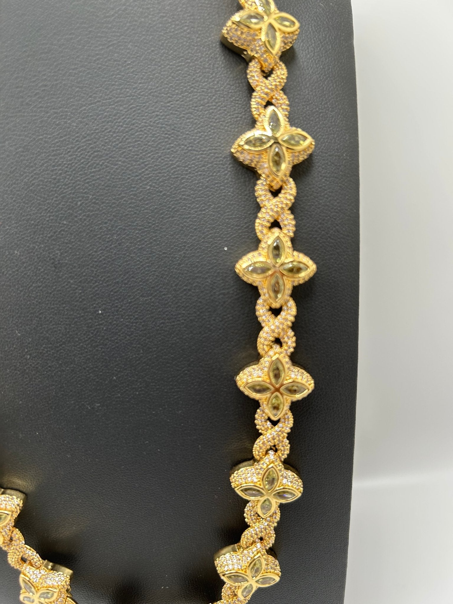Yellow Gold Flower 4 Leaf Clover Star Chain Necklace - Virtue Jewel